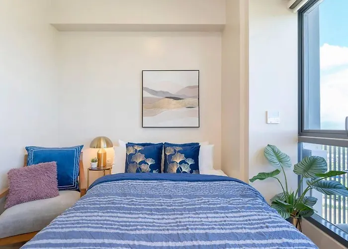 Omp 17j-t1, Seaview, Beach, Pool Access,near Airport, Fast Wi-fi, Netflix Appartement *