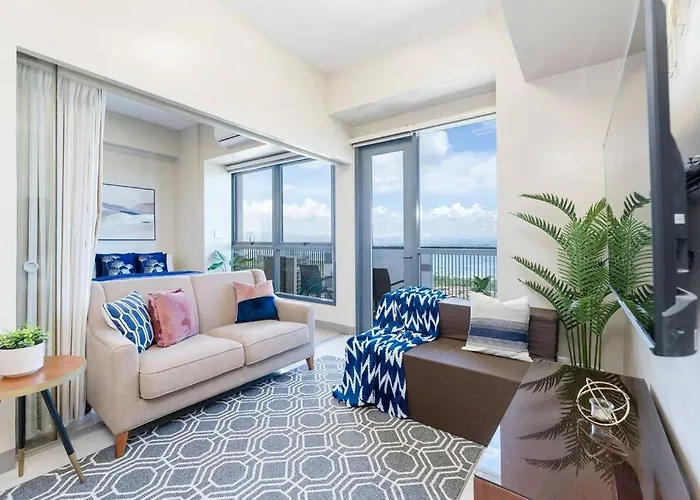 Omp 17j-t1, Seaview, Beach, Pool Access,near Airport, Fast Wi-fi, Netflix Appartement *
